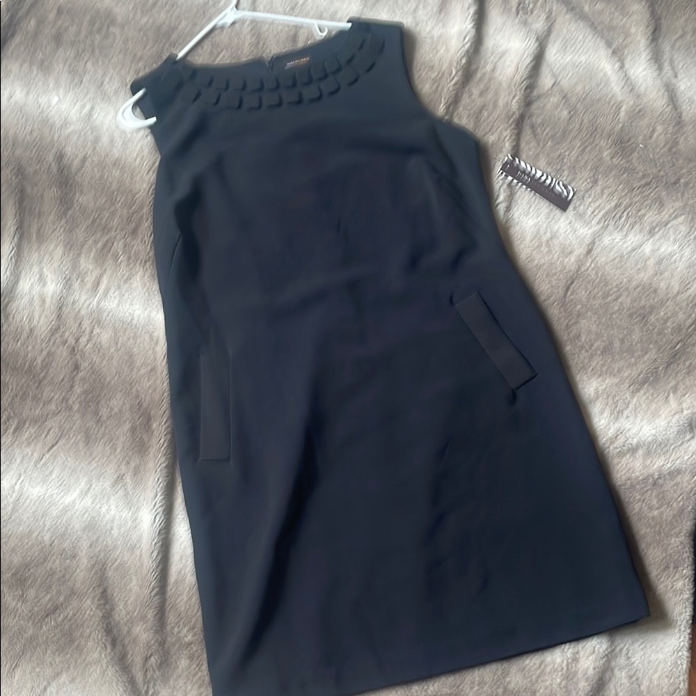 Dana Buchman Black Sleeveless Shift Dress